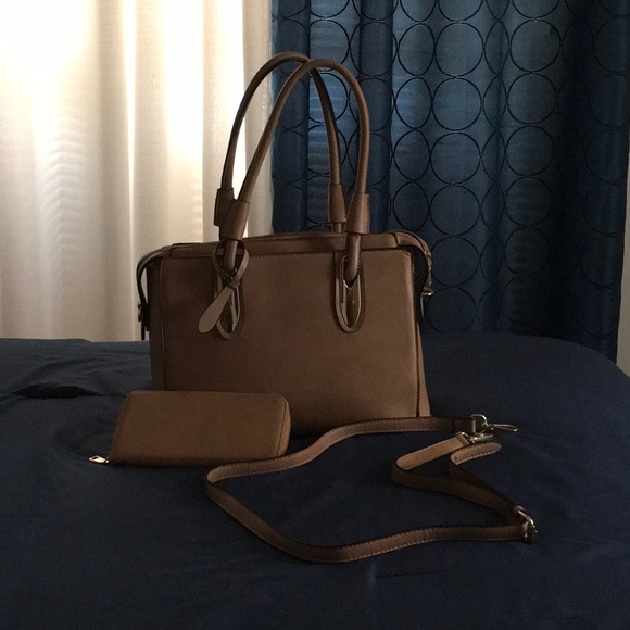 TAN/KHAKI COLOR SHOULDER BAG - Picture 1 of 8